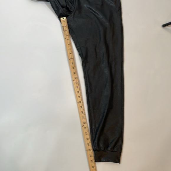 Commando Faux Leather Joggers L NWT Four-Way Stretch Relaxed Fit Black - Picture 10 of 14
